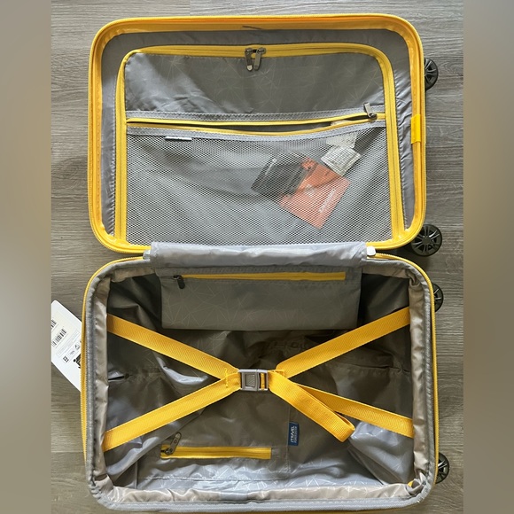 Carry on luggage set - Picture 8 of 8